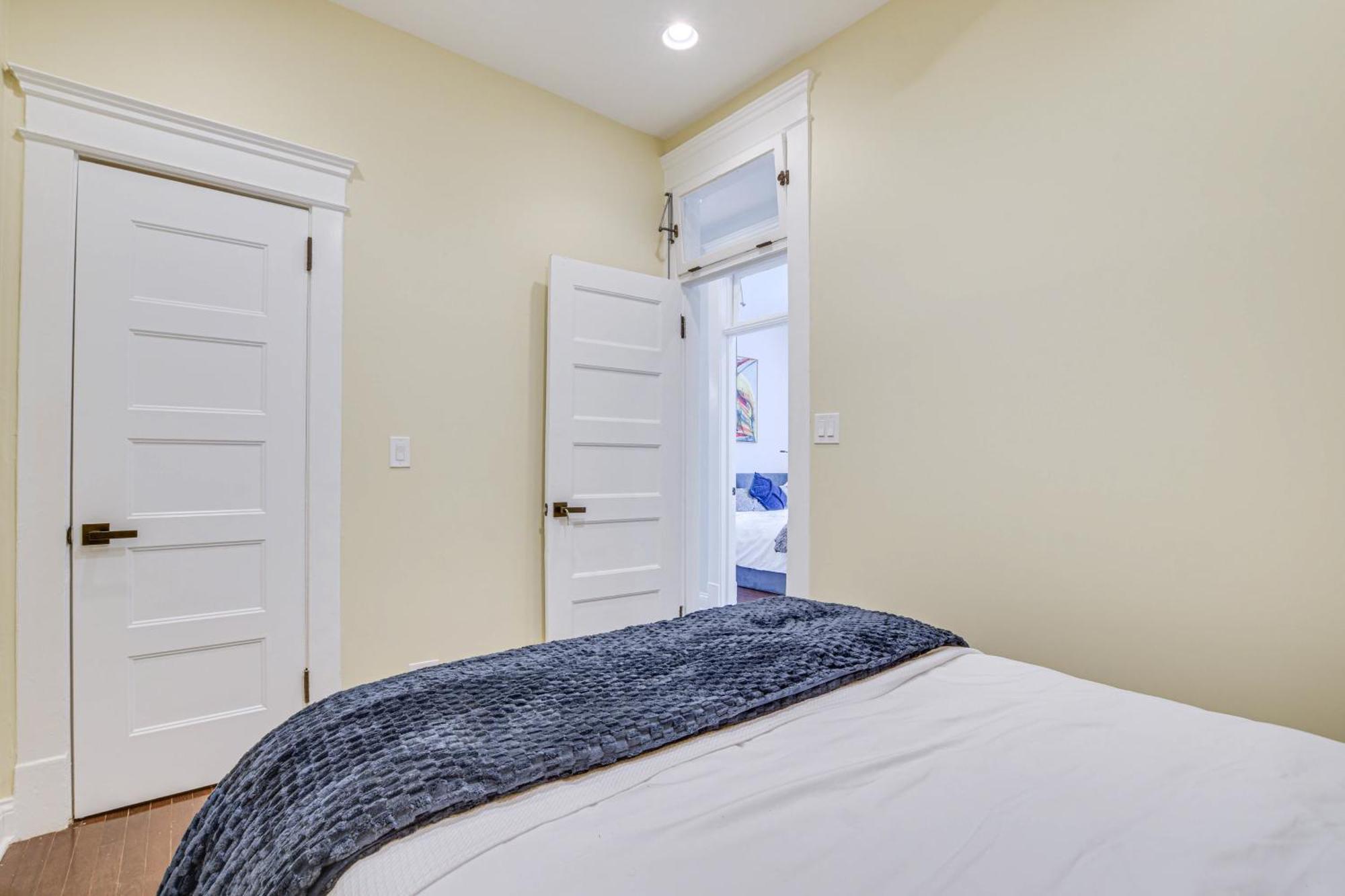 Spacious Condo With Deck About 3 Mi To Downtown Chicago! Bagian luar foto