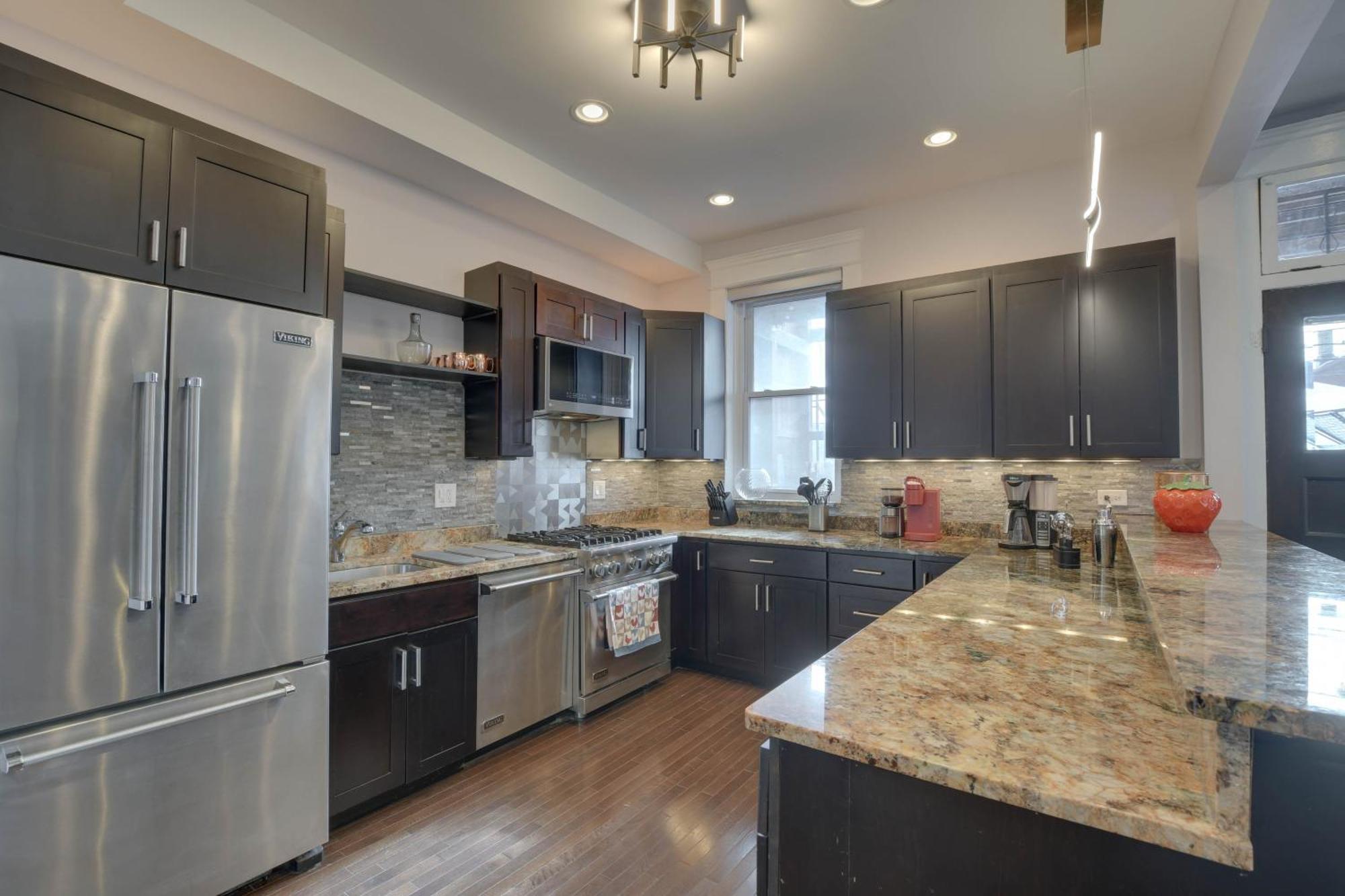 Spacious Condo With Deck About 3 Mi To Downtown Chicago! Bagian luar foto