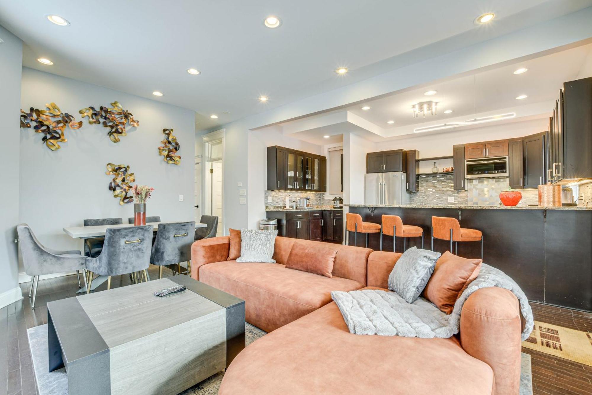 Spacious Condo With Deck About 3 Mi To Downtown Chicago! Bagian luar foto