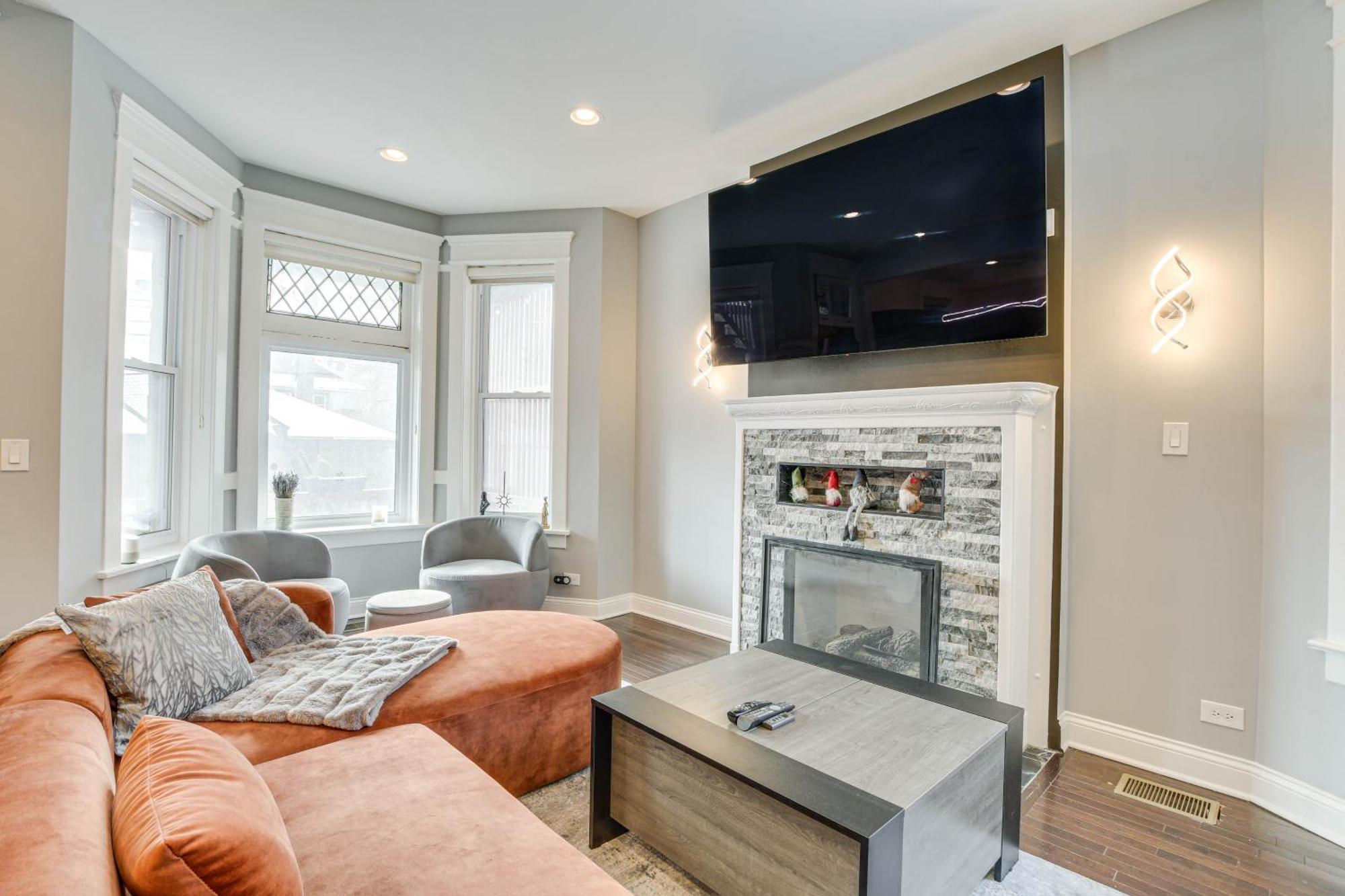 Spacious Condo With Deck About 3 Mi To Downtown Chicago! Bagian luar foto