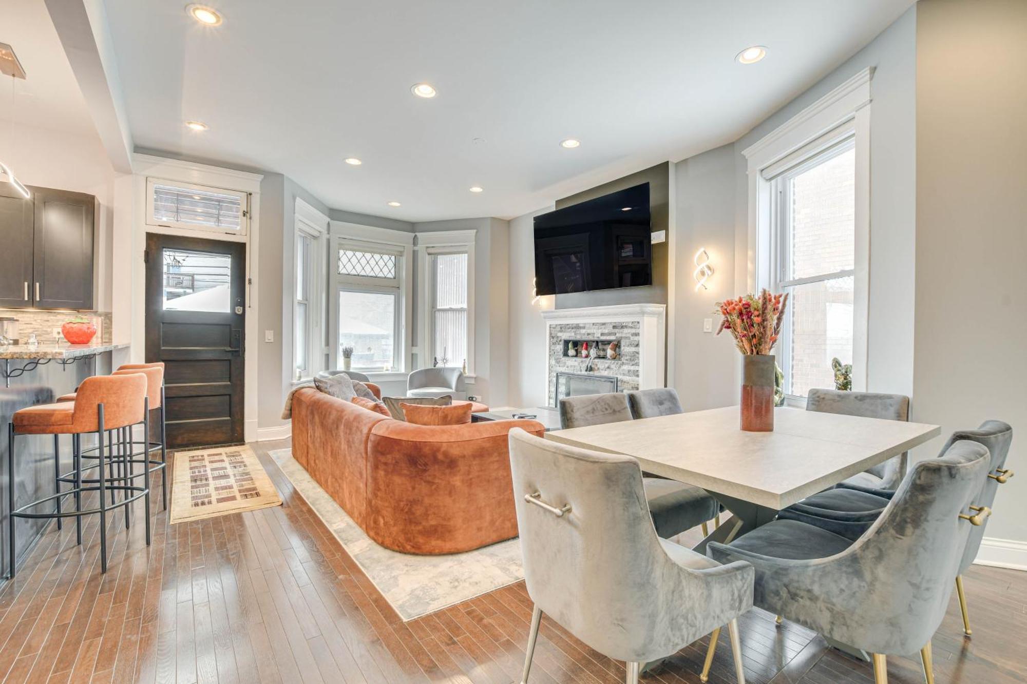 Spacious Condo With Deck About 3 Mi To Downtown Chicago! Bagian luar foto