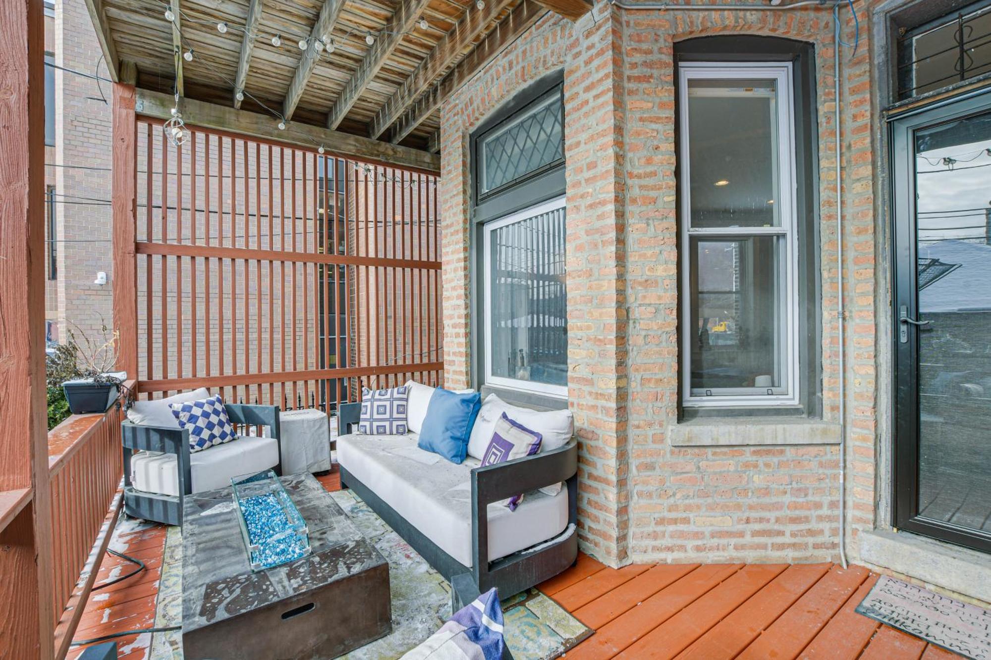 Spacious Condo With Deck About 3 Mi To Downtown Chicago! Bagian luar foto
