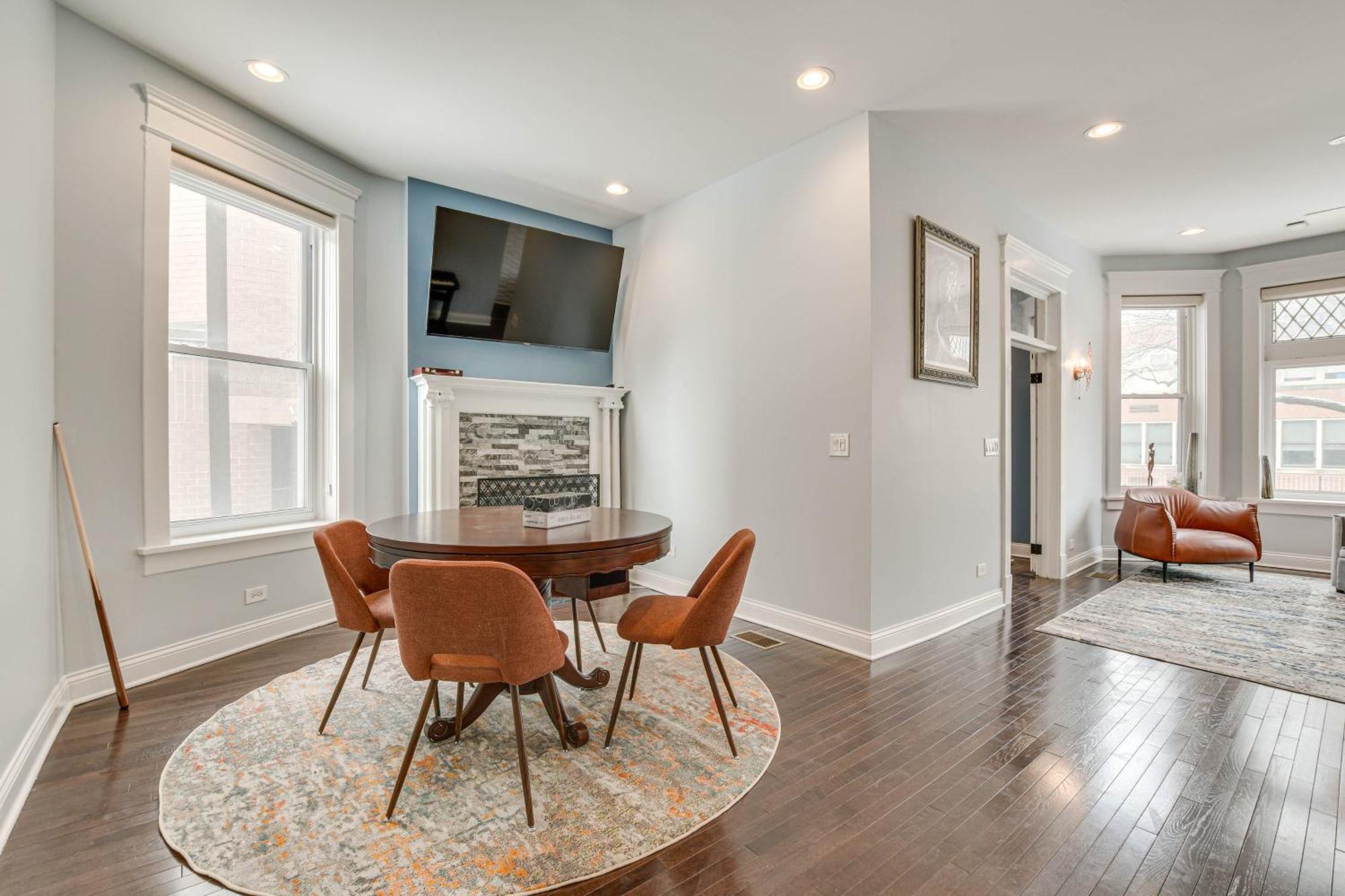 Spacious Condo With Deck About 3 Mi To Downtown Chicago! Bagian luar foto